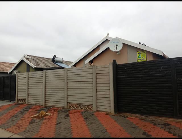 3 BEDROOM HOUSE FOR SALE IN SKY CITY
